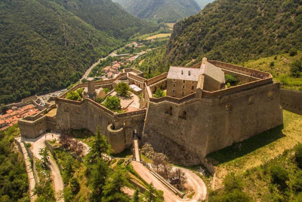 Les Maisons Du Conflent, Maisons Familiales En Pierre Au Coeur Des Remparts Вилфранш-дьо-Конфлон Екстериор снимка